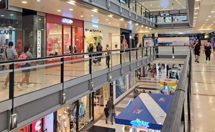 12.Importaciones en comparación con shoppings