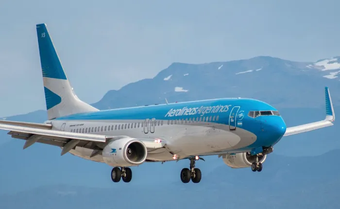 16.Aerolineas-Argentina